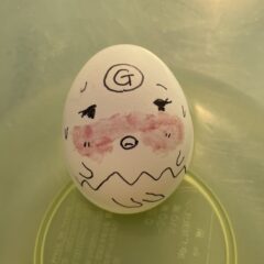 冷蔵庫から出したての卵を早く温める方法は？