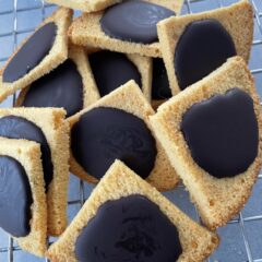 材料が3つでチョコレートは作れるのでしょうか？